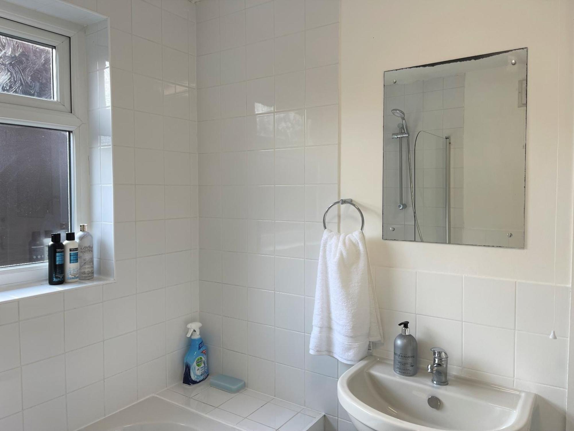 Robinhuts - 3 Bed Accommodation -Perfect For Contractors, Families & Students キングストン・アポン・ハル エクステリア 写真